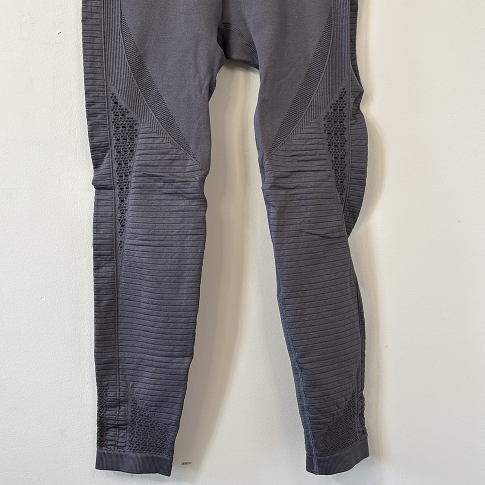Gymshark Energy Cropped Leggings Slate Lavender Size Medium - Picture 4 of 10